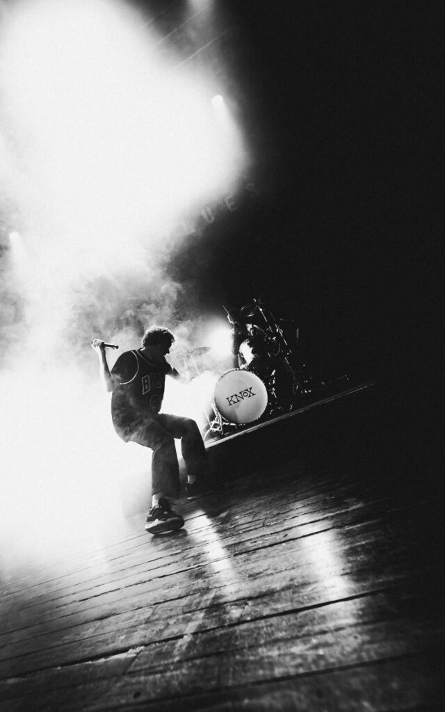 Knox’s “Going Going Gone” Tour hits a high note at sold-out Chicago show, bringing energy and memorable moments to House of Blues.